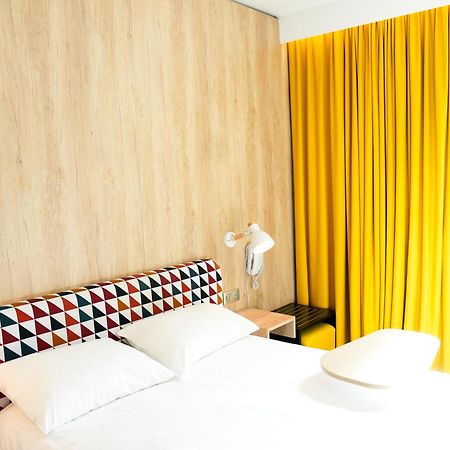Готель Ibis Styles Caen Centre Historique Екстер'єр фото