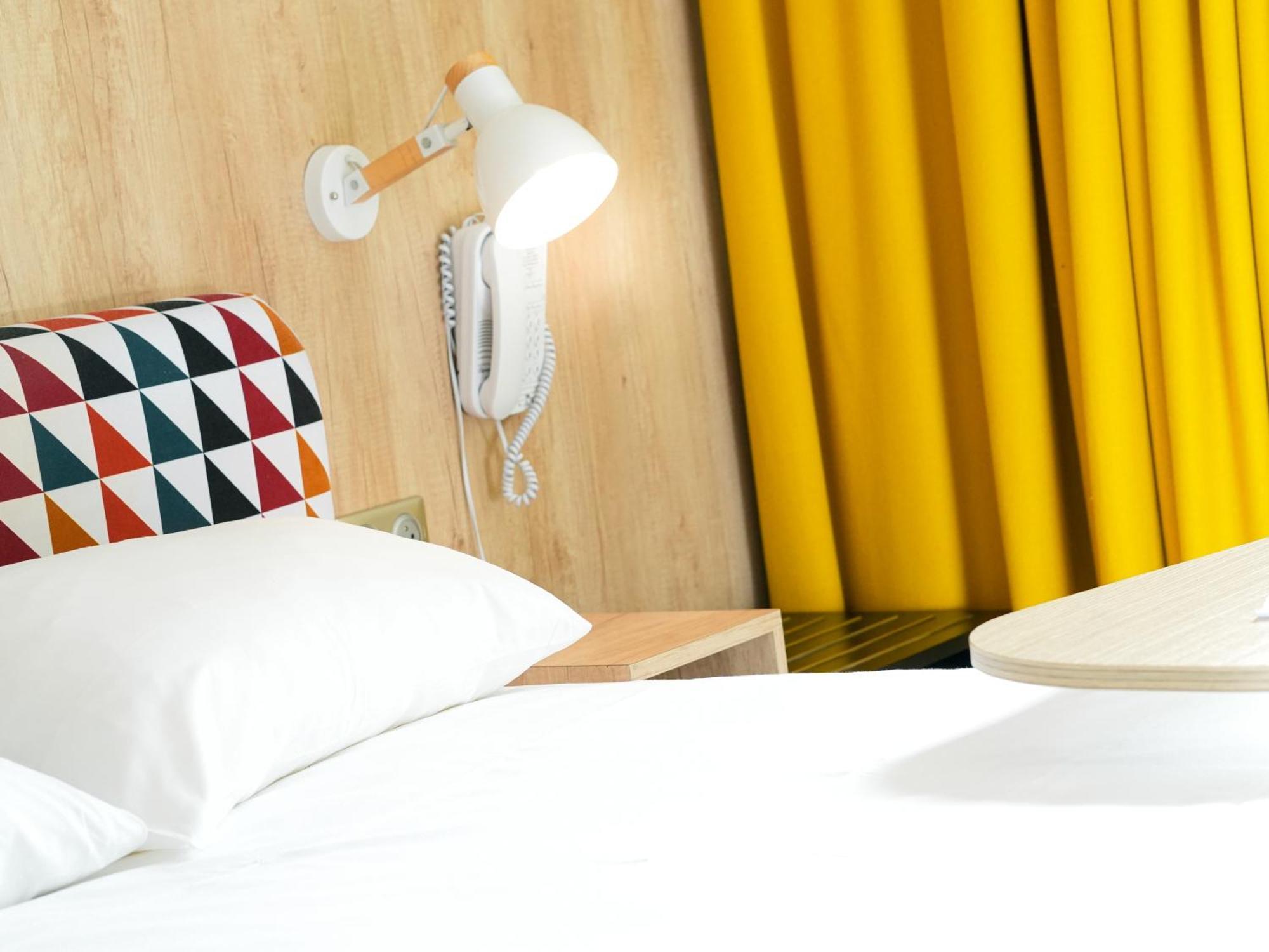 Готель Ibis Styles Caen Centre Historique Екстер'єр фото