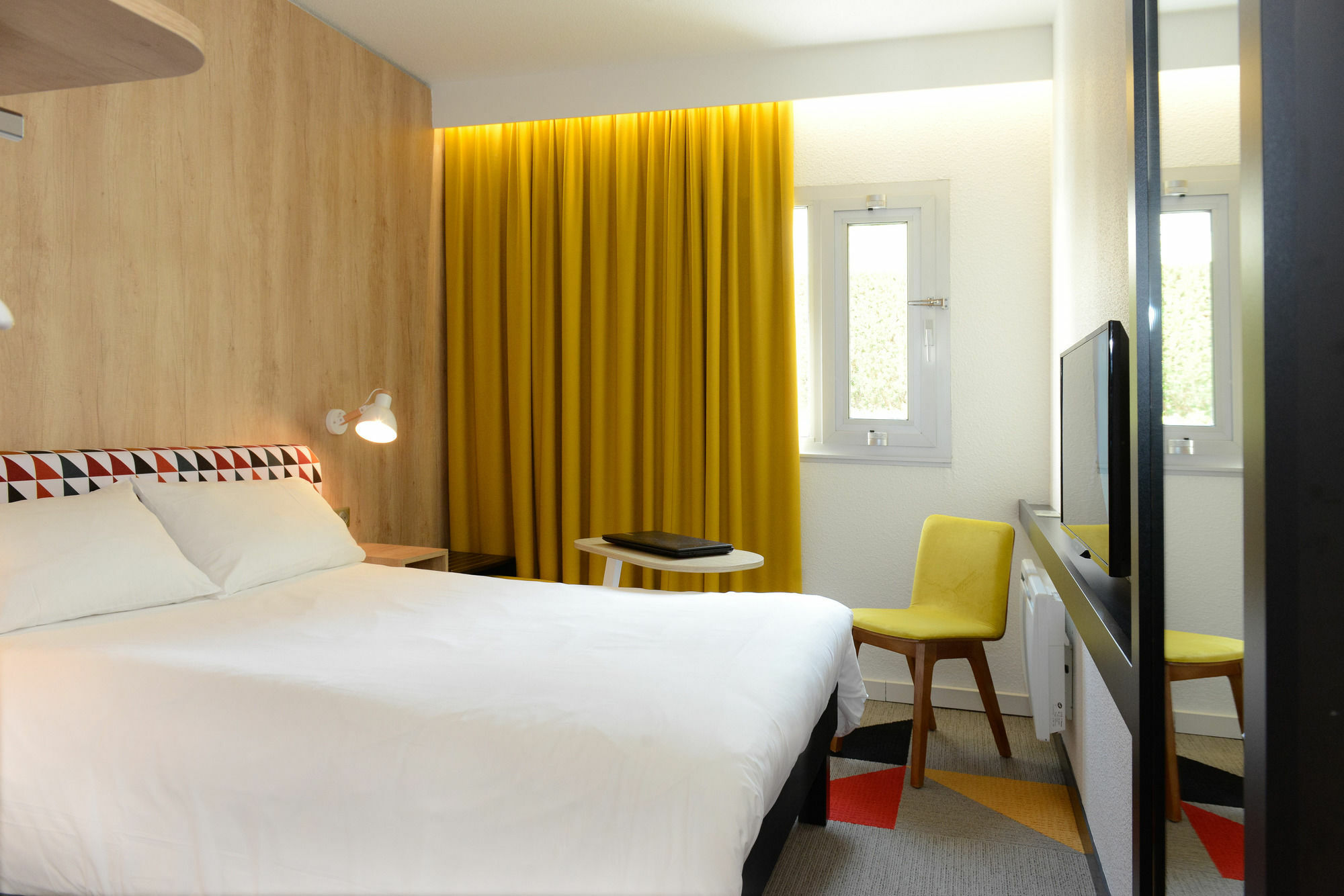 Готель Ibis Styles Caen Centre Historique Екстер'єр фото